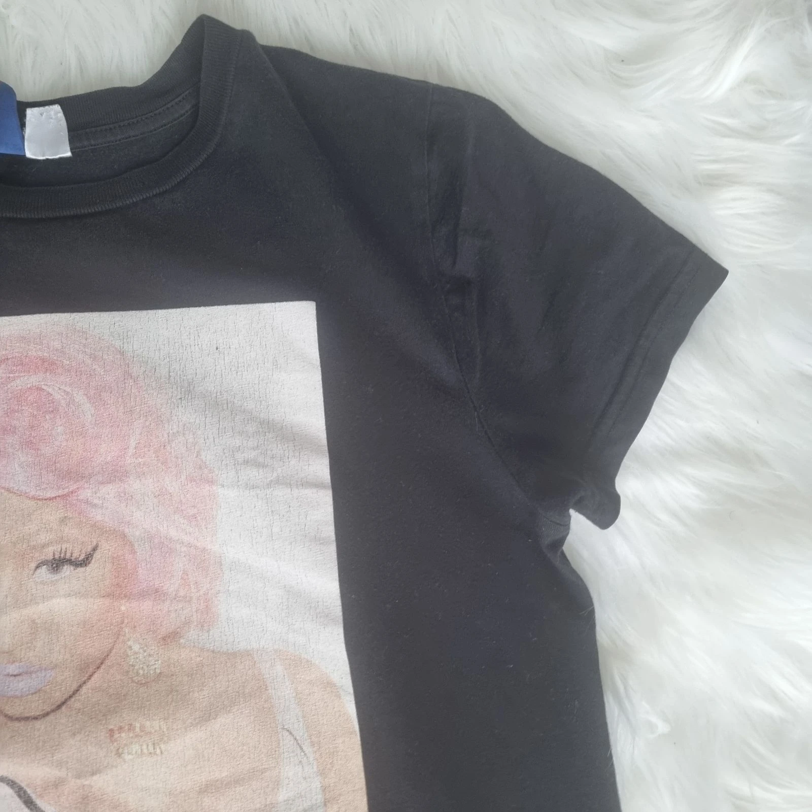 H&M DIVIDED Nicki Minaj Camiseta Gráfica – Negra con Peluca Rosa Gráfica – Talla S – photo 3